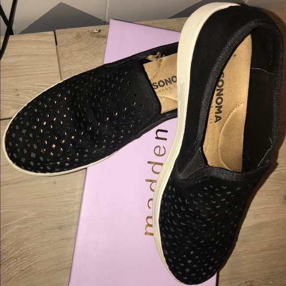 Gorgeous black slip ons ! - Picture 3 of 7